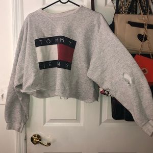 TOMMY HILFIGER CROPPED SWEATER